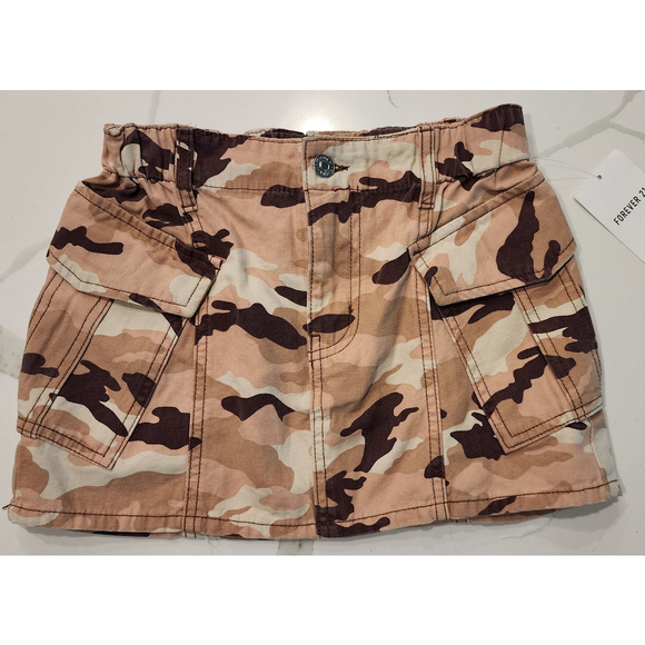 Forever 21 Dresses & Skirts - FOREVER 21 Camo Cargo Pockets Skirt Women's XS Tan NWT